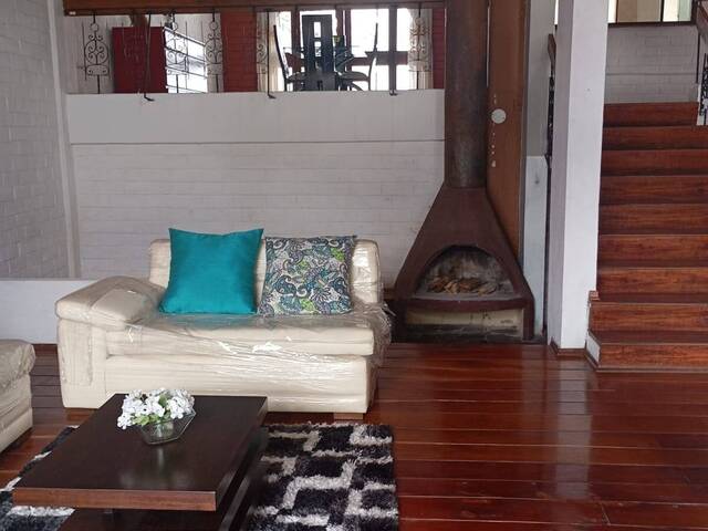 #12 - Casa para Venta en Quito - P - 2