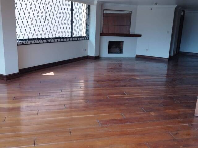 #17 - Departamento para Venta en Quito - P - 2